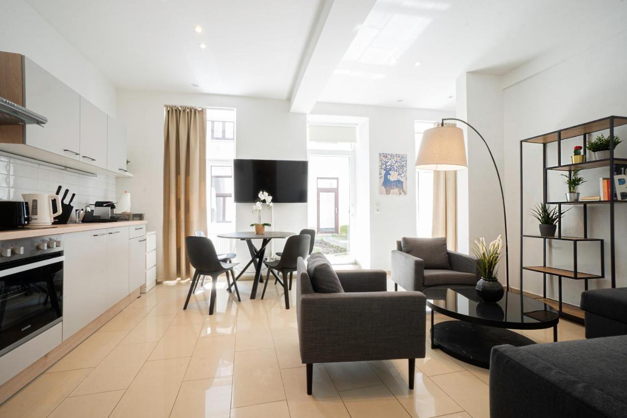 Chic Newly-Renovated Apartment Steps From Subway In Vienna'S Hernals District מראה חיצוני תמונה