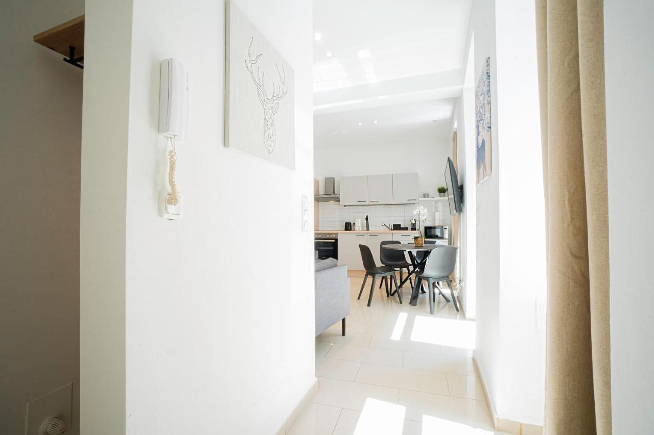 Chic Newly-Renovated Apartment Steps From Subway In Vienna'S Hernals District מראה חיצוני תמונה