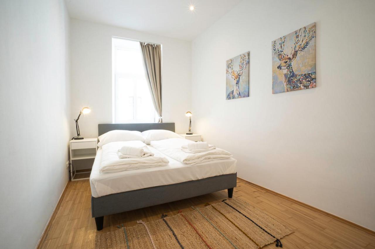 Chic Newly-Renovated Apartment Steps From Subway In Vienna'S Hernals District מראה חיצוני תמונה