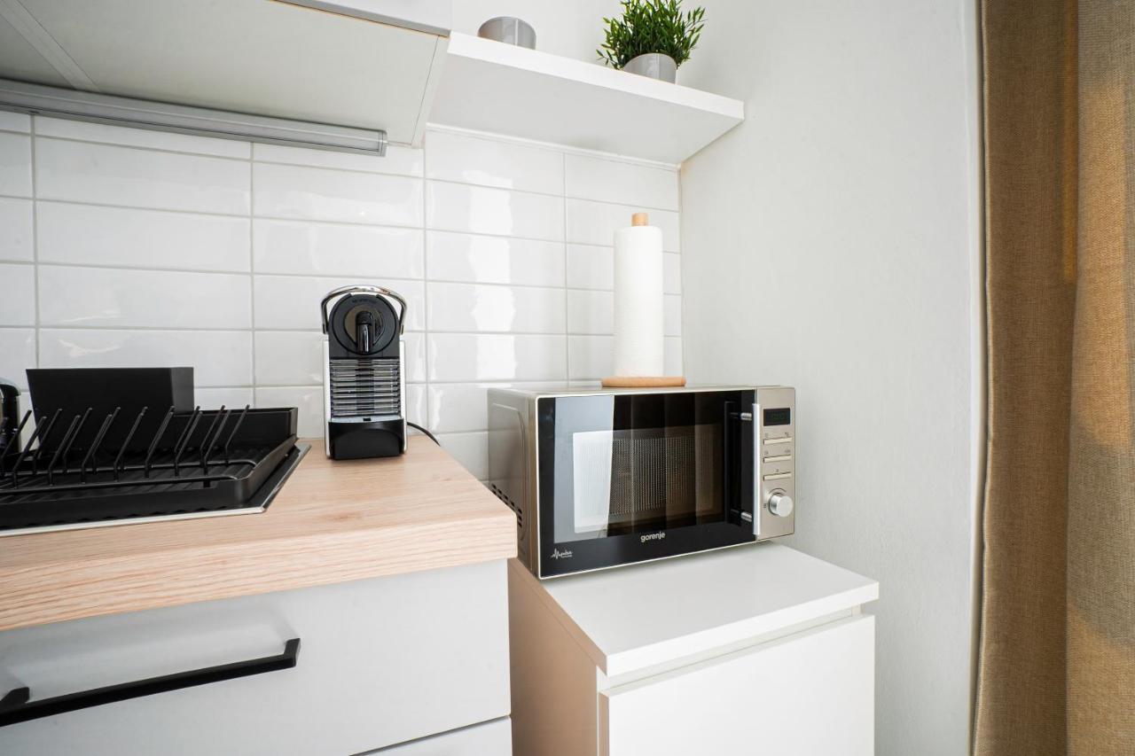 Chic Newly-Renovated Apartment Steps From Subway In Vienna'S Hernals District מראה חיצוני תמונה