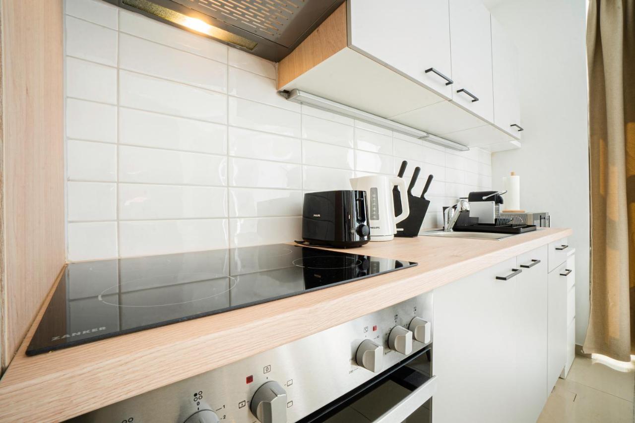 Chic Newly-Renovated Apartment Steps From Subway In Vienna'S Hernals District מראה חיצוני תמונה