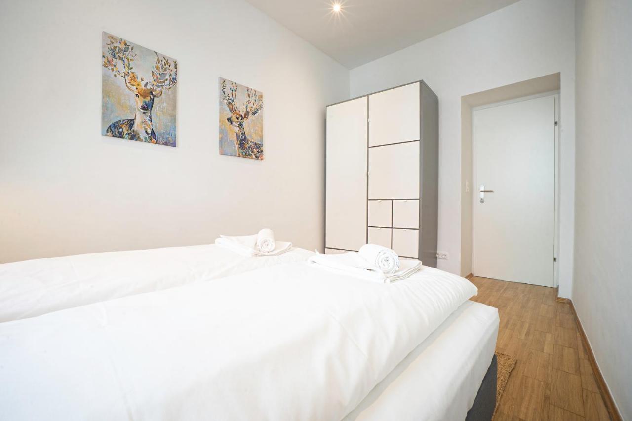 Chic Newly-Renovated Apartment Steps From Subway In Vienna'S Hernals District מראה חיצוני תמונה