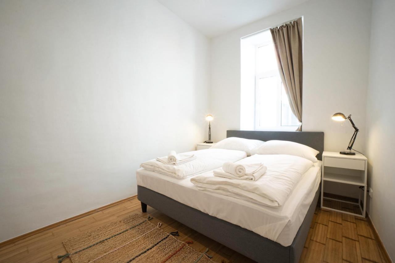 Chic Newly-Renovated Apartment Steps From Subway In Vienna'S Hernals District מראה חיצוני תמונה